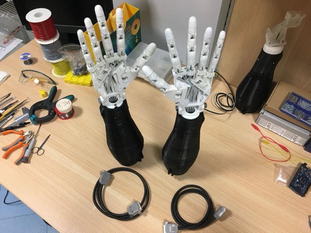 Mani robotiche antropomorfe del progetto Parloma